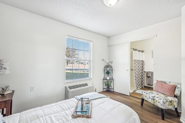 32-web-or-mls-SW 89th St-025