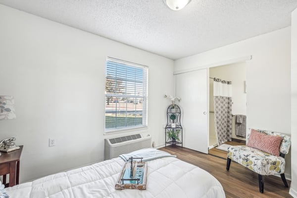 32-web-or-mls-SW 89th St-025